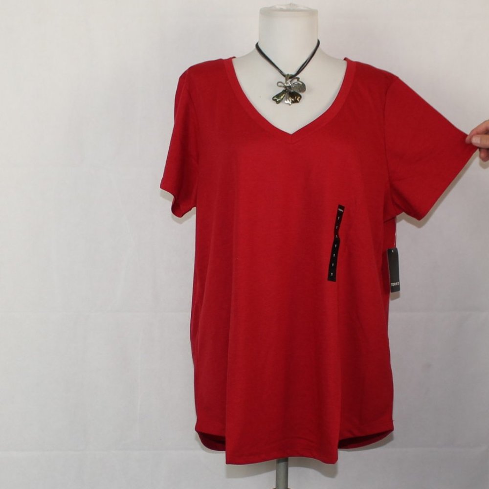 NWT Torrid Girlfriend Red Tee 1X G183